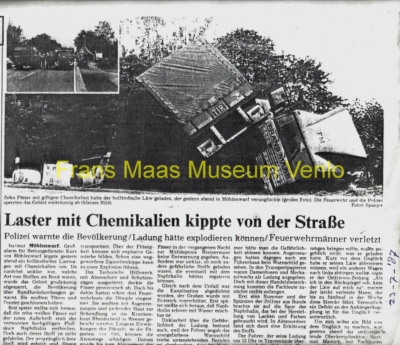 Ongeval schade na omslaan 1987  (1) WFM009C Möhlenwarf, B75, 23-07-1987